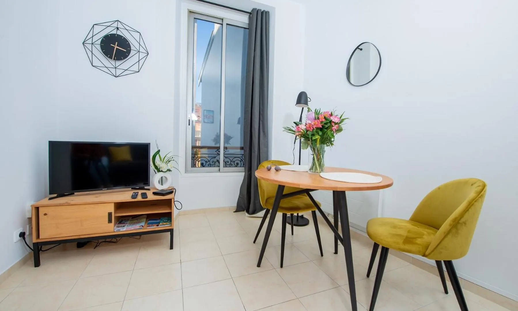 Apartment Iconic Central Flat Nice